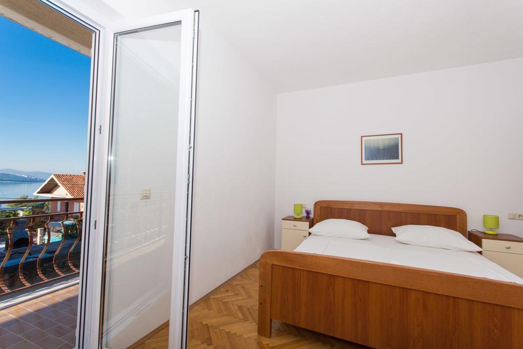 Apartmani Gaube トロギール エクステリア 写真