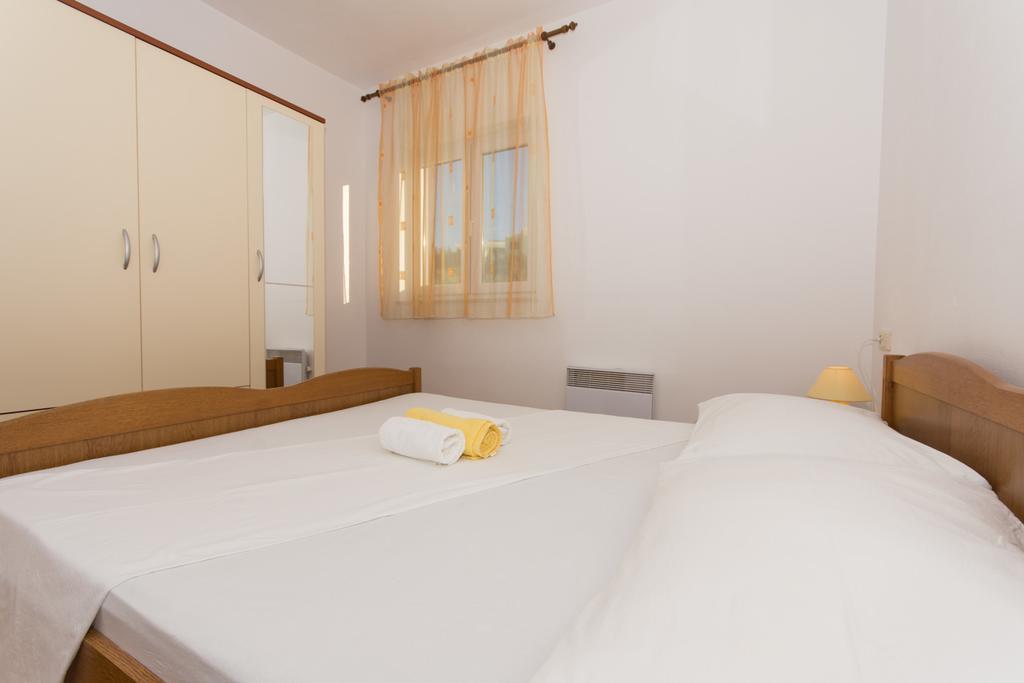 Apartmani Gaube トロギール エクステリア 写真